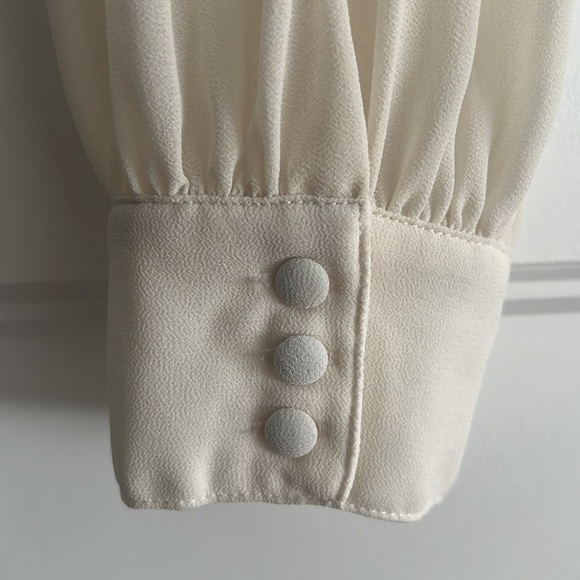 Dynamite Twist Front Crop Top - Picture 8 of 9